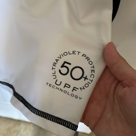 Maui and Sons Rash Guard - Picture 6 of 6